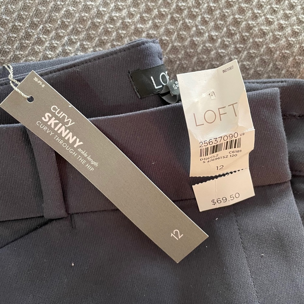 LOFT JULIE PANTS NEVER WORN